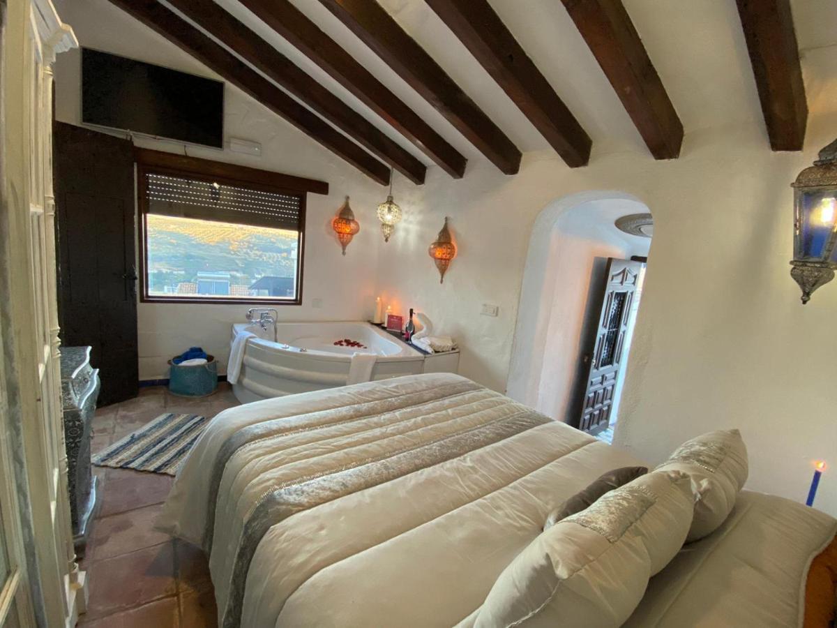 El Escondite De Martina, Aticos Romanticos Setenil De Las Bodegas Eksteriør billede