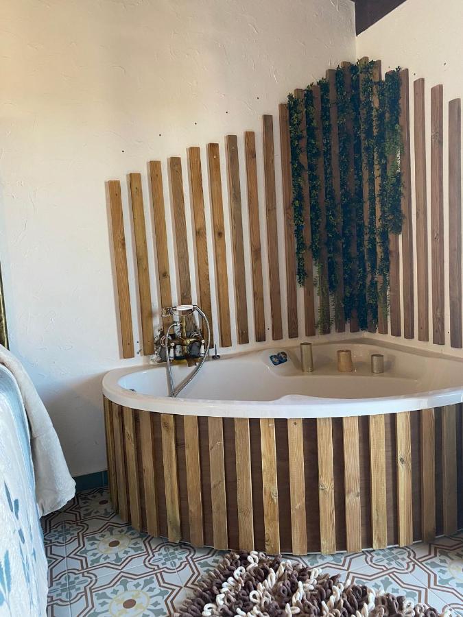 El Escondite De Martina, Aticos Romanticos Setenil De Las Bodegas Eksteriør billede