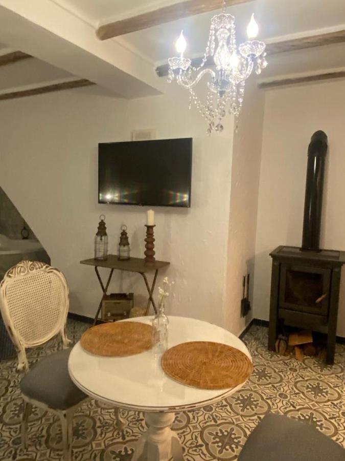 El Escondite De Martina, Aticos Romanticos Setenil De Las Bodegas Eksteriør billede